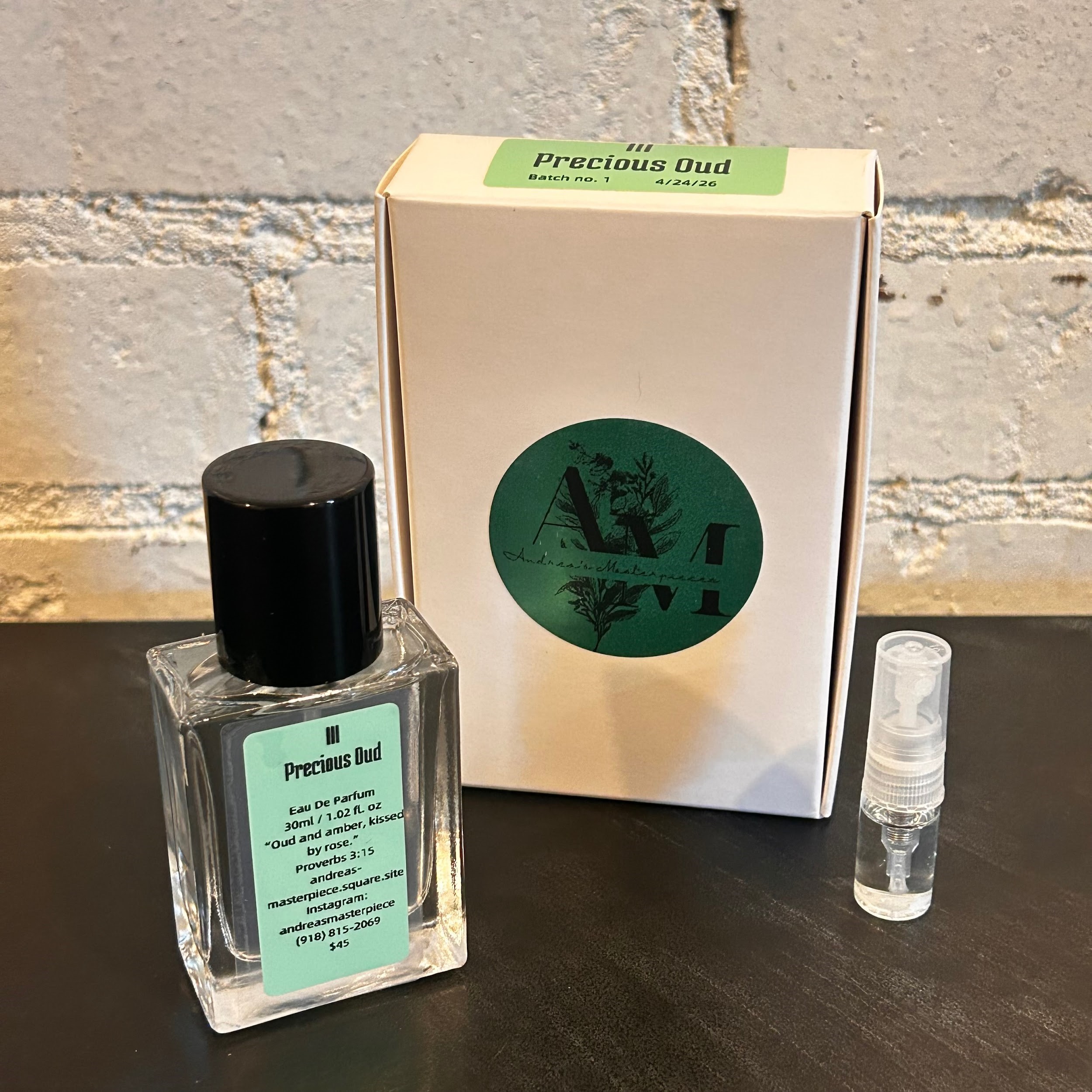 Precious Oud perfume
